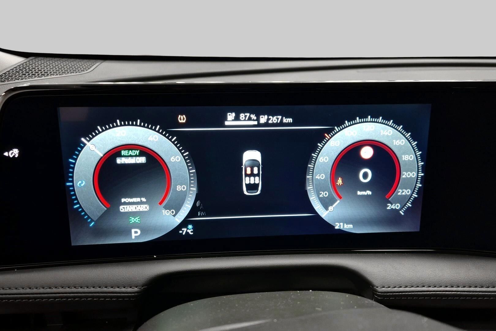 Nissan Ariya iso kuva 13