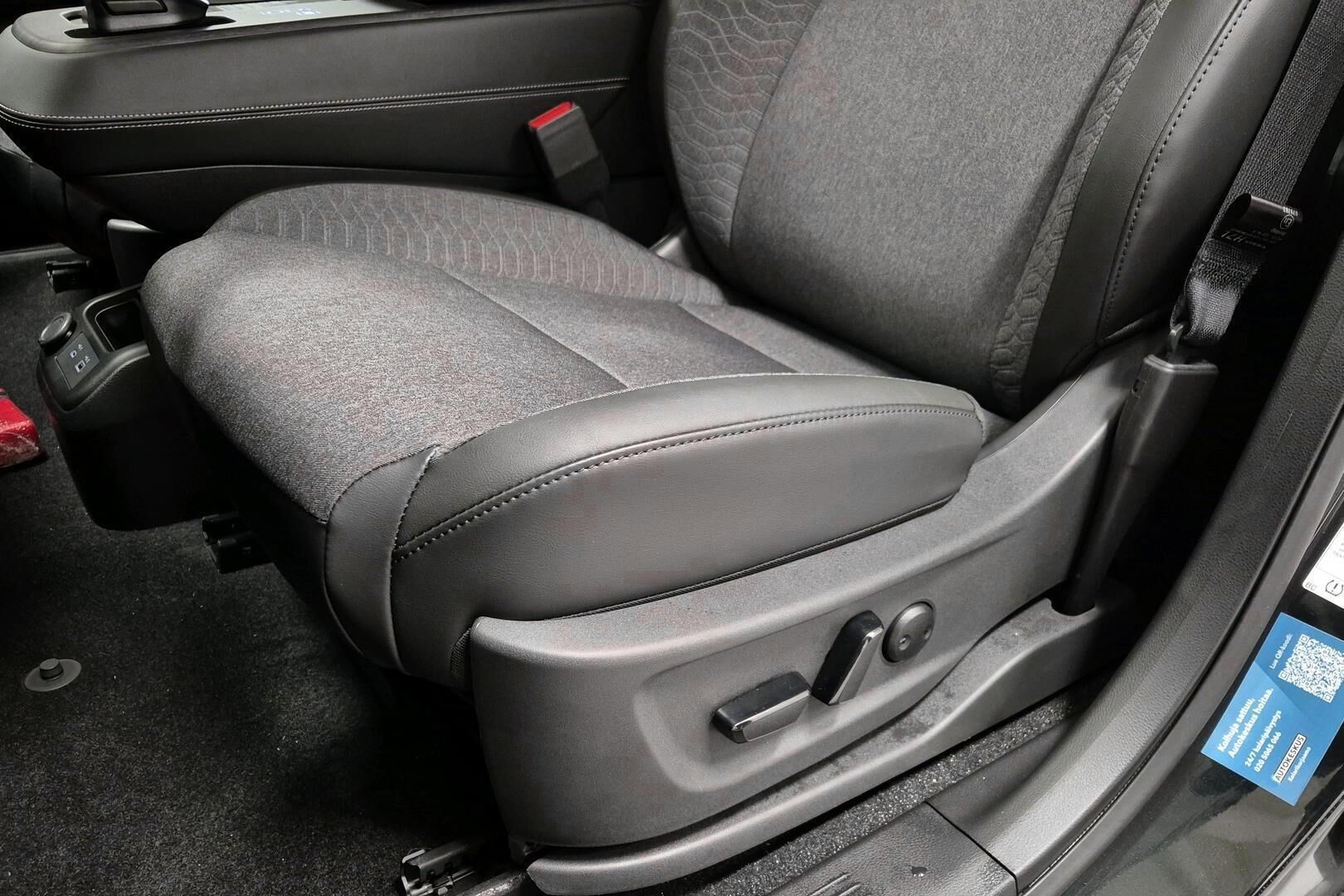 Nissan Ariya iso kuva 21