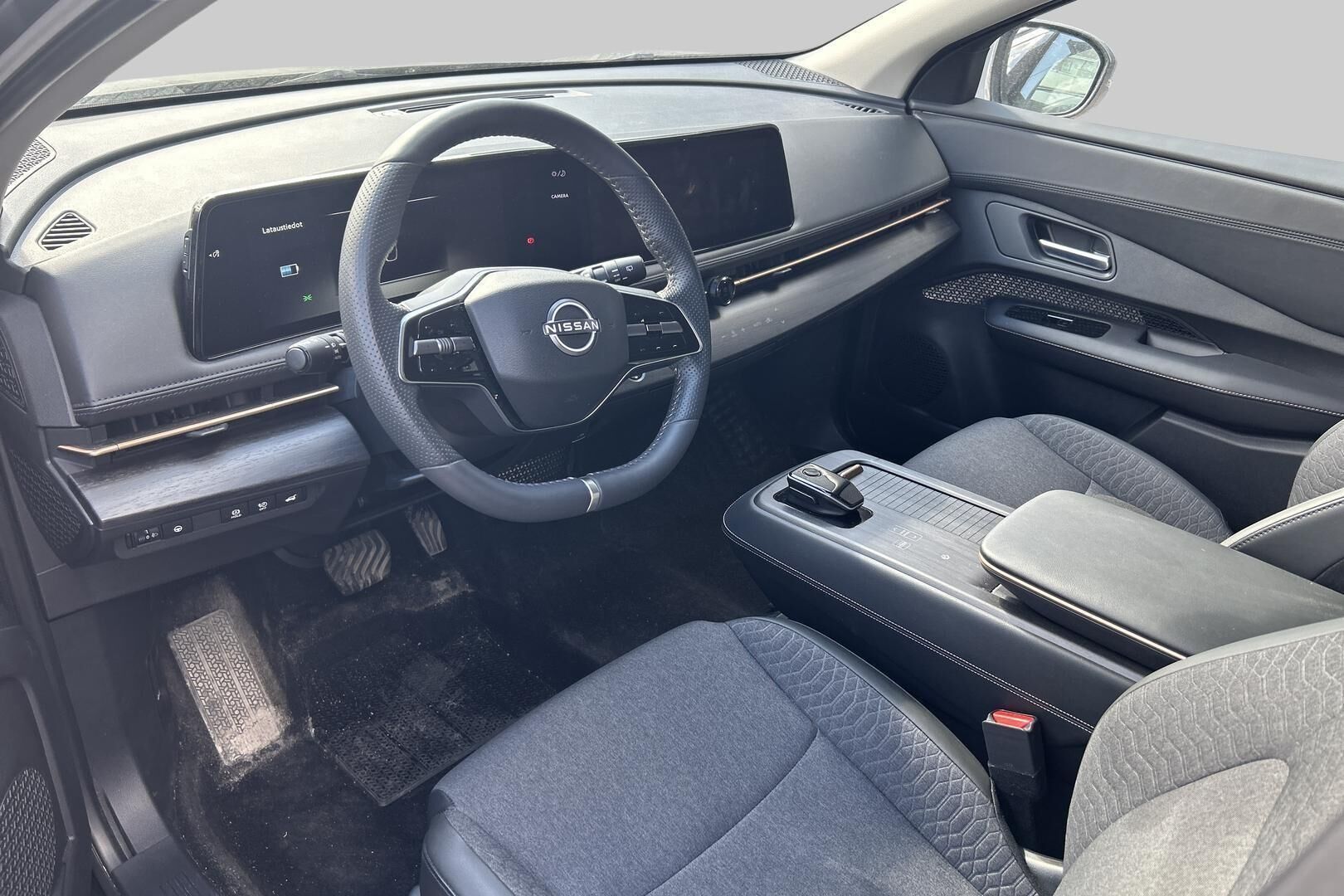 Nissan Ariya iso kuva 1