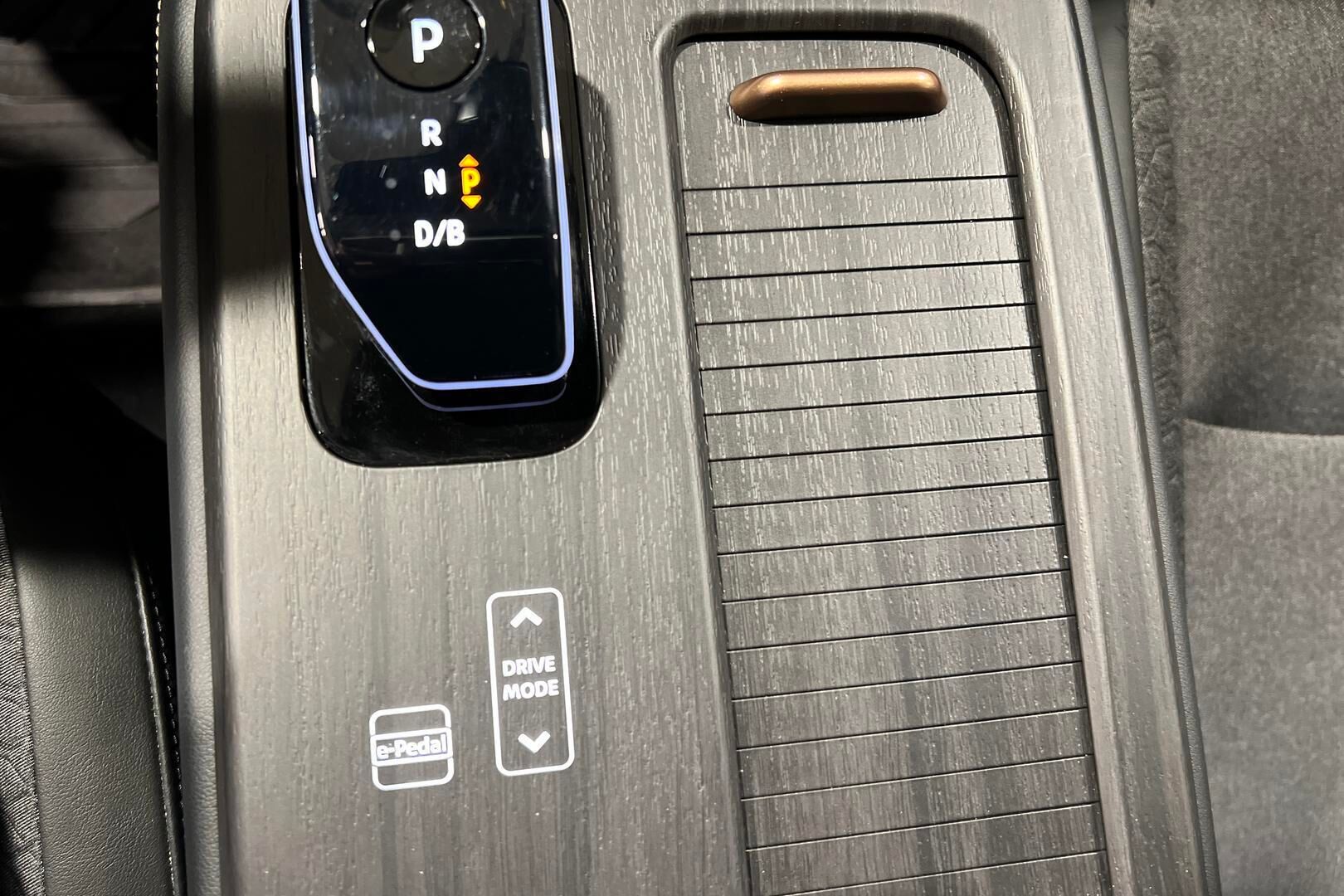 Nissan Ariya iso kuva 19