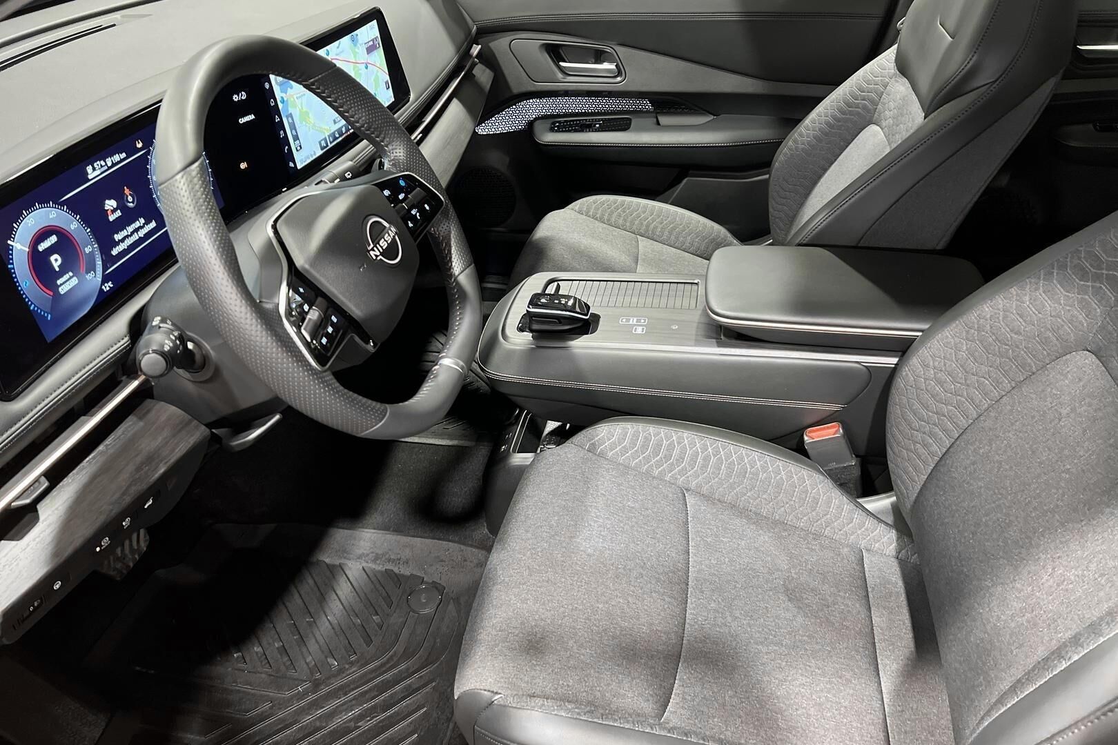 Nissan Ariya iso kuva 8