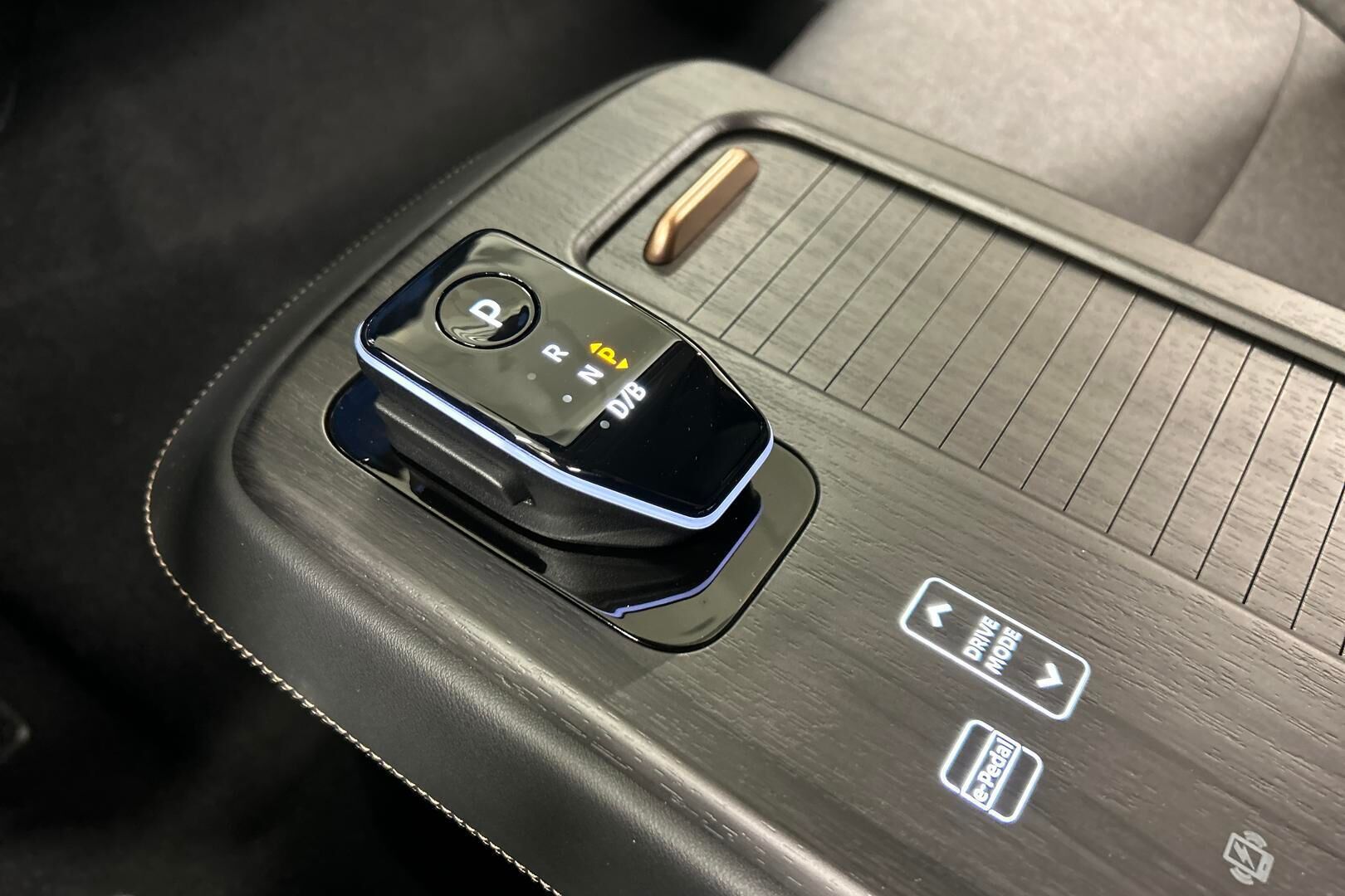 Nissan Ariya iso kuva 14