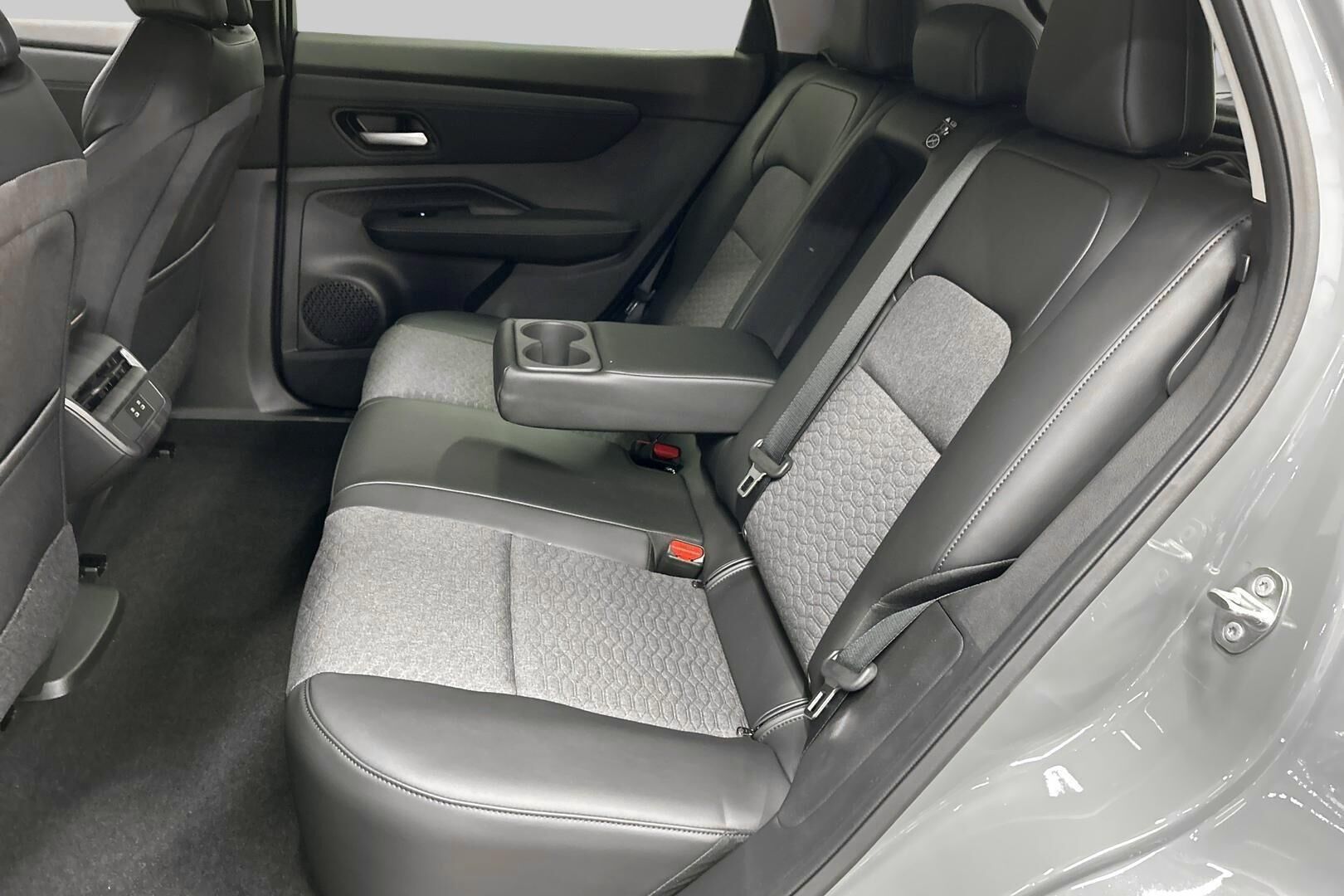 Nissan Ariya iso kuva 9