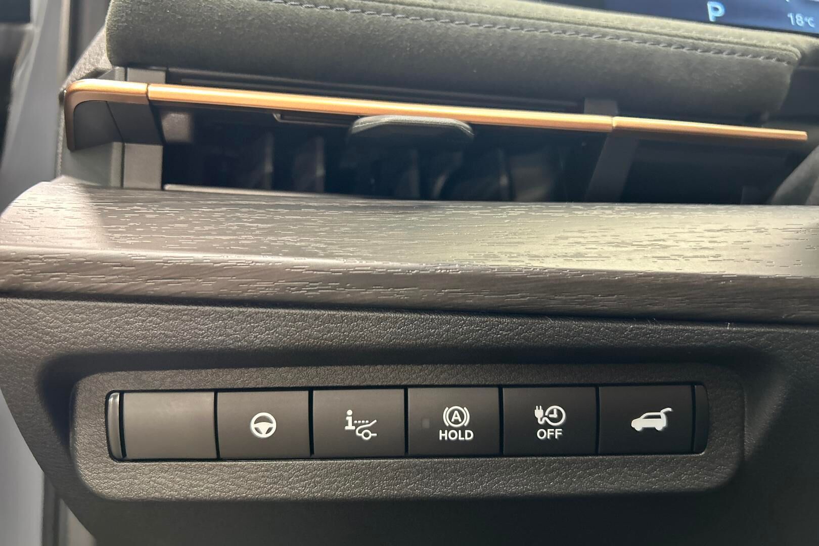 Nissan Ariya iso kuva 13