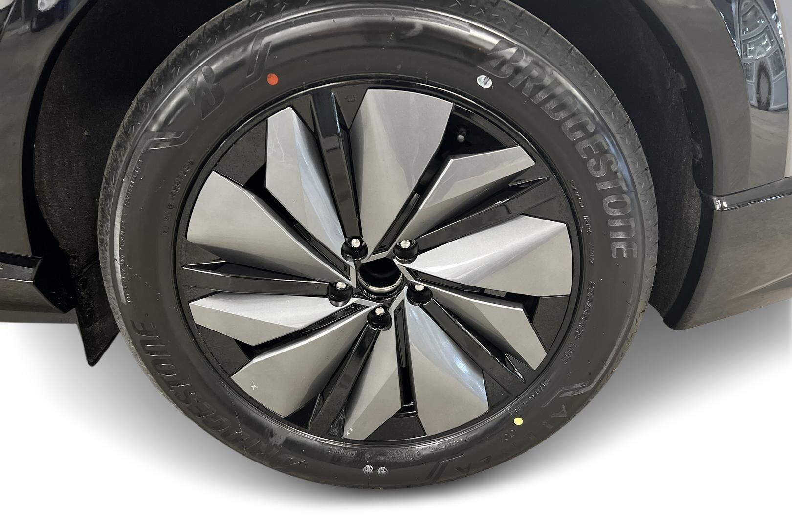Nissan Ariya iso kuva 7