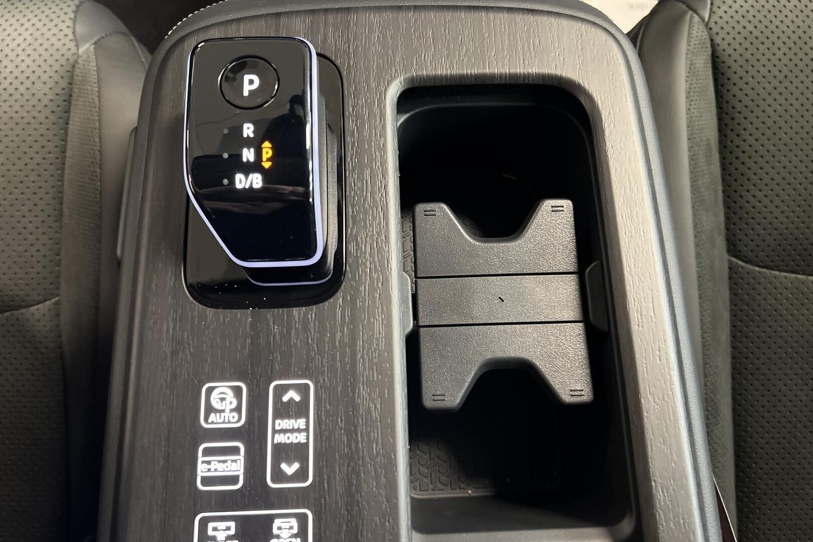 Nissan Ariya iso kuva 13