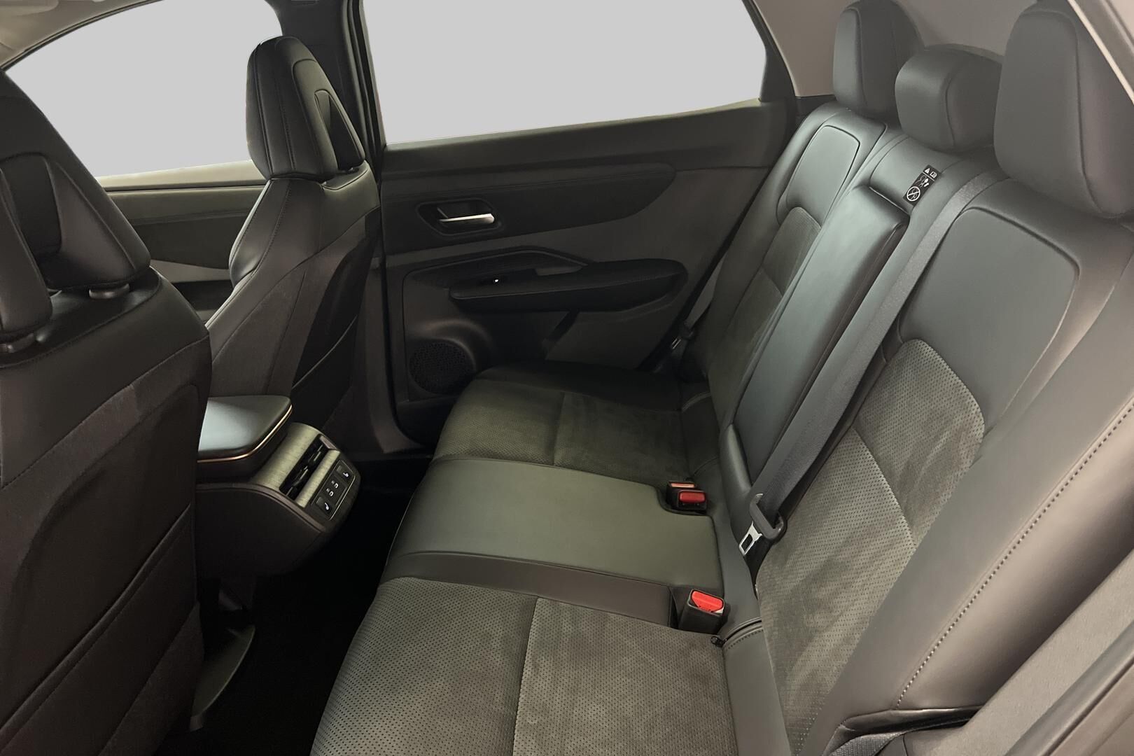 Nissan Ariya iso kuva 6