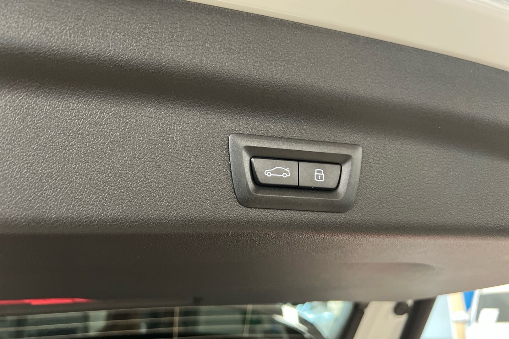 BMW X1 iso kuva 12