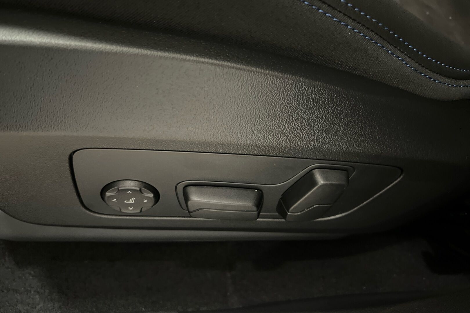 BMW X1 iso kuva 14