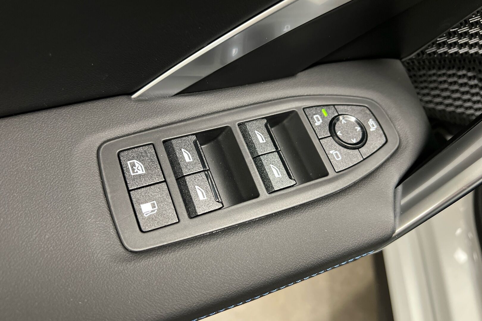 BMW X1 iso kuva 15