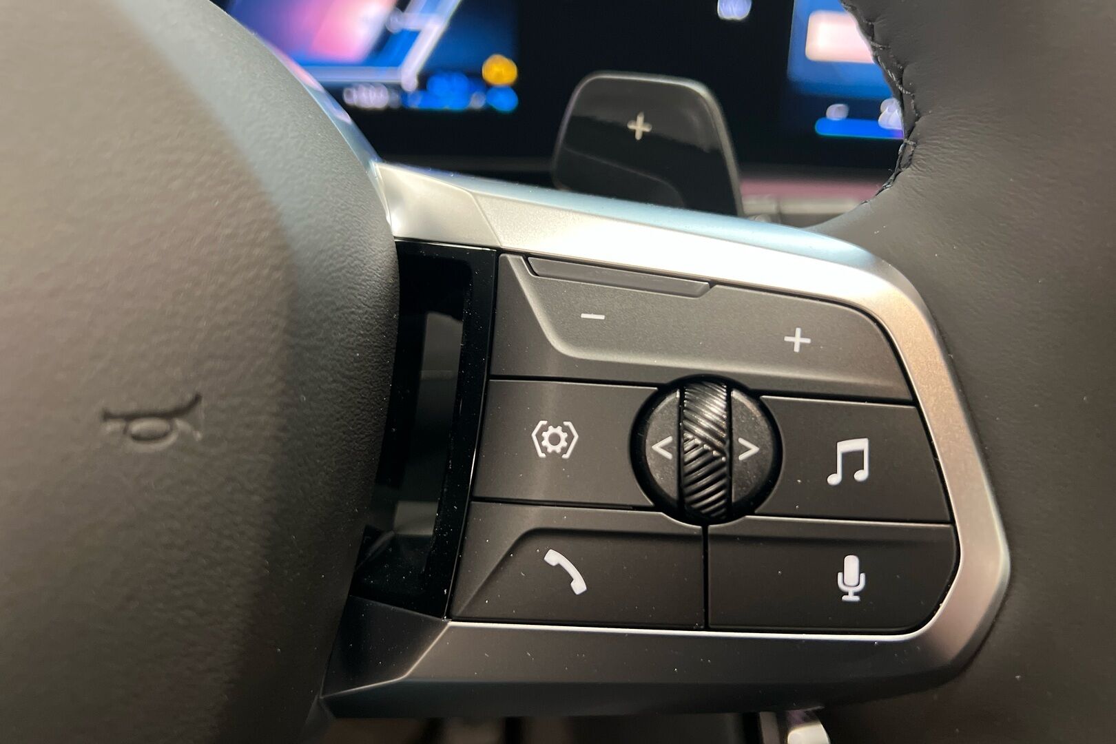 BMW X1 iso kuva 18
