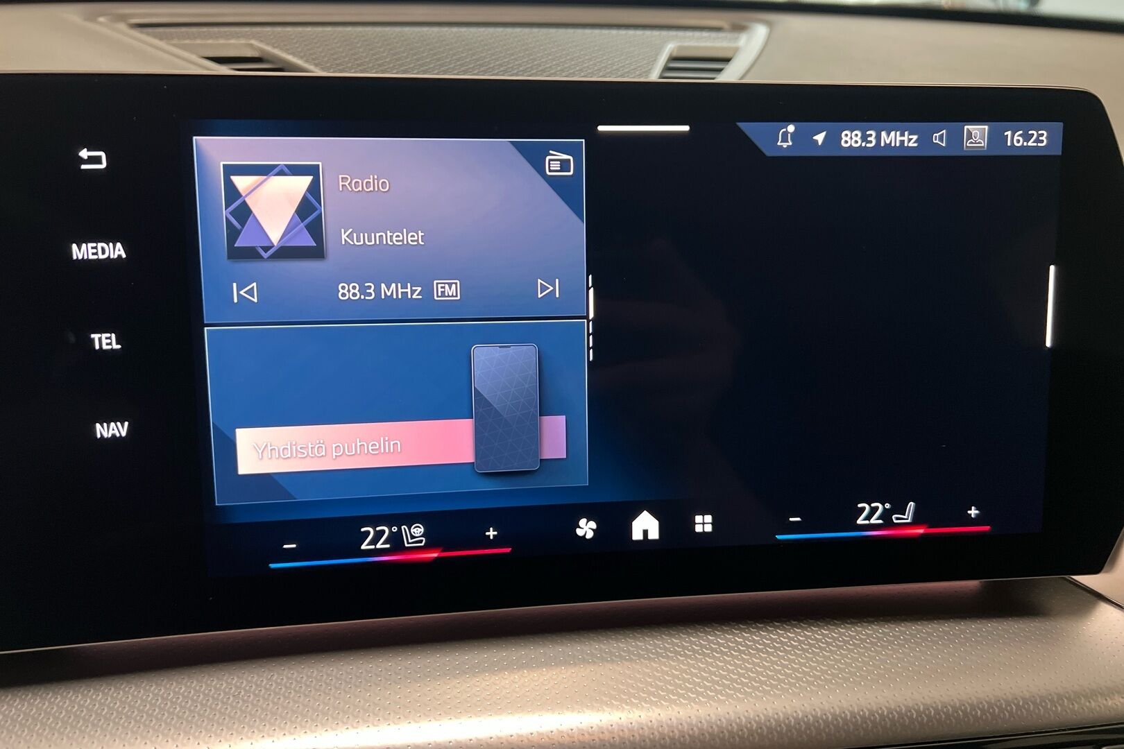 BMW X1 iso kuva 20