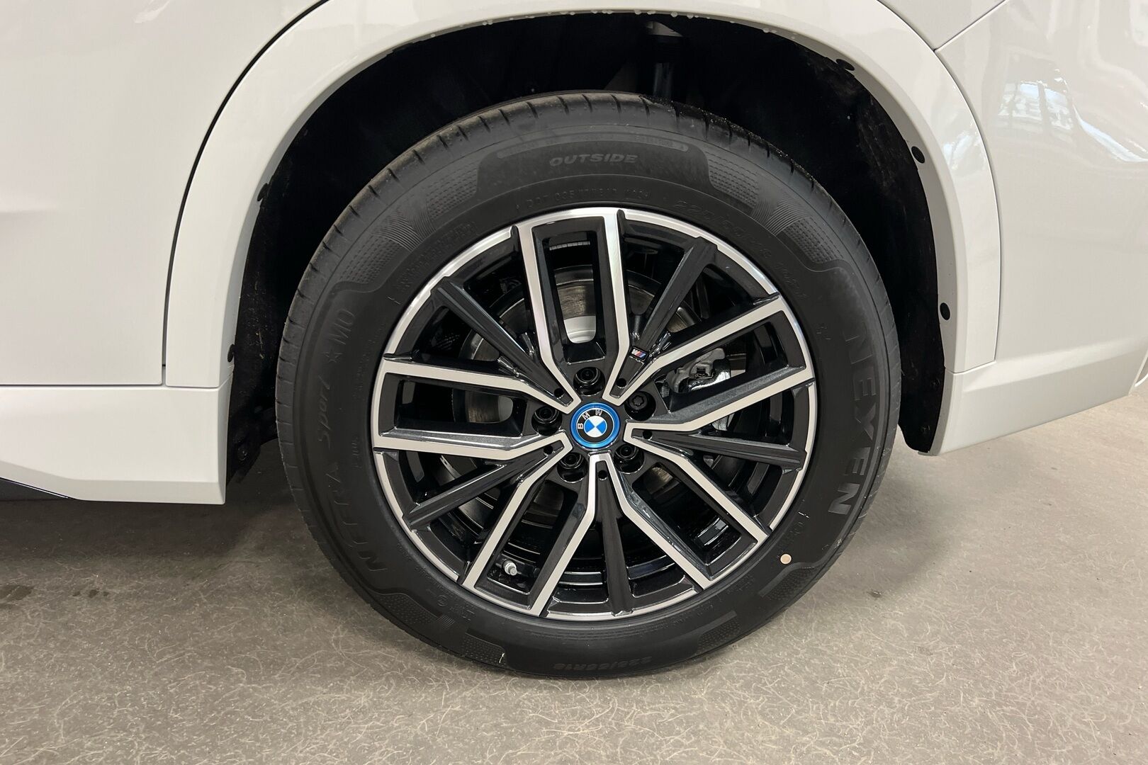 BMW X1 iso kuva 9