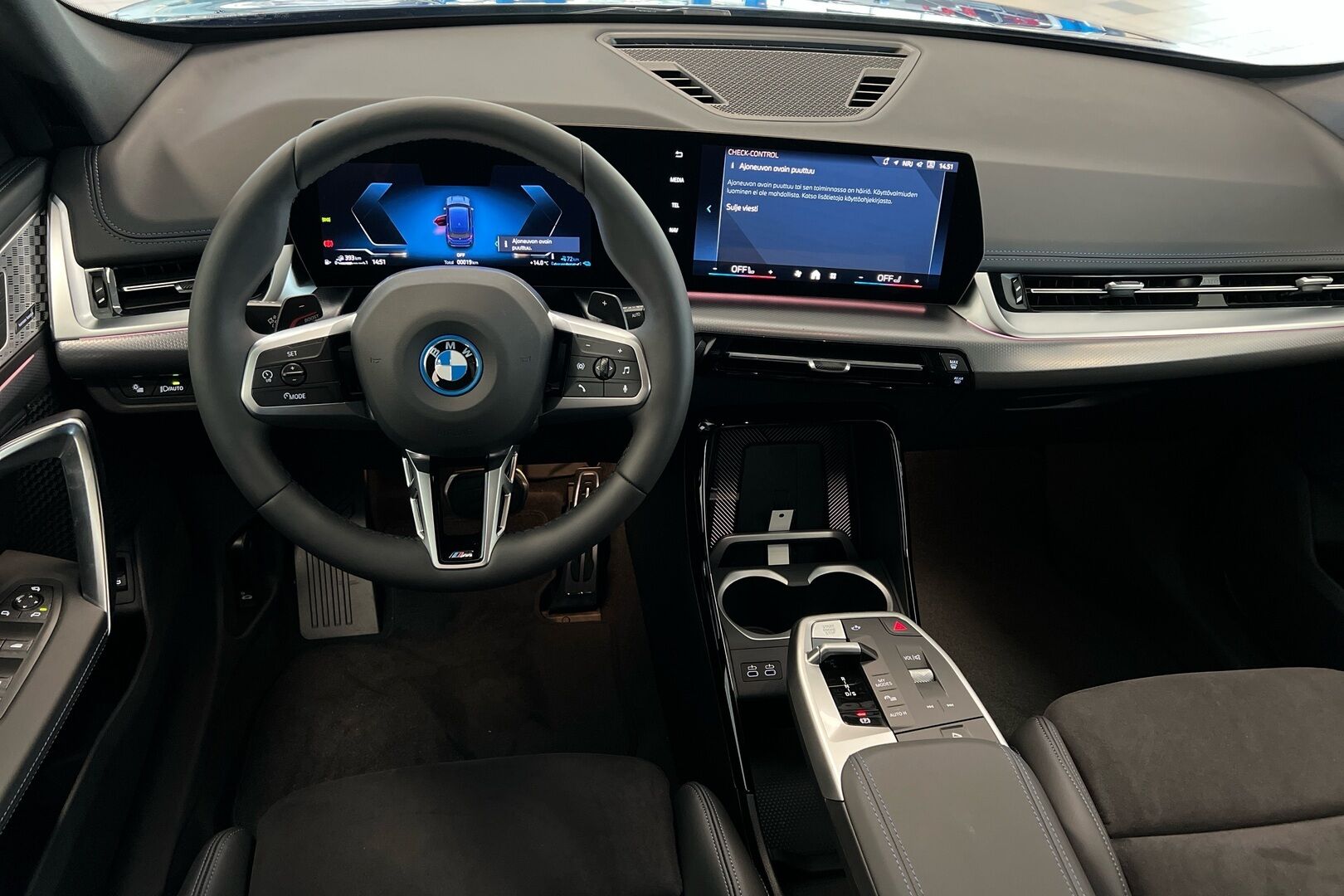 BMW X1 iso kuva 14