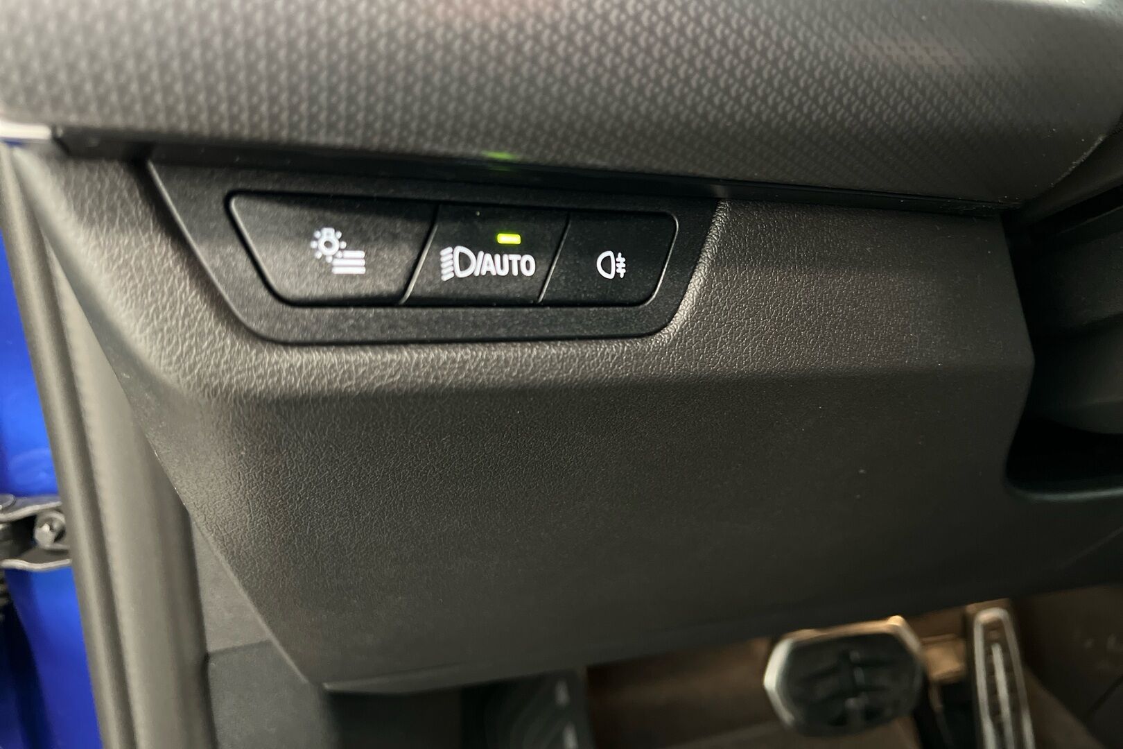 BMW X1 iso kuva 18