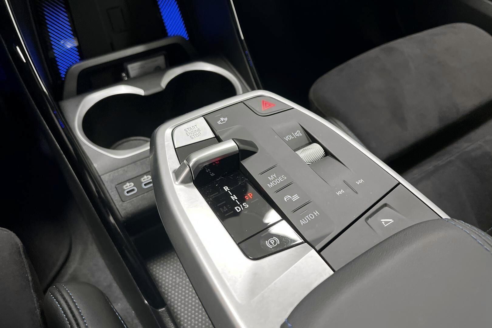 BMW X1 iso kuva 13