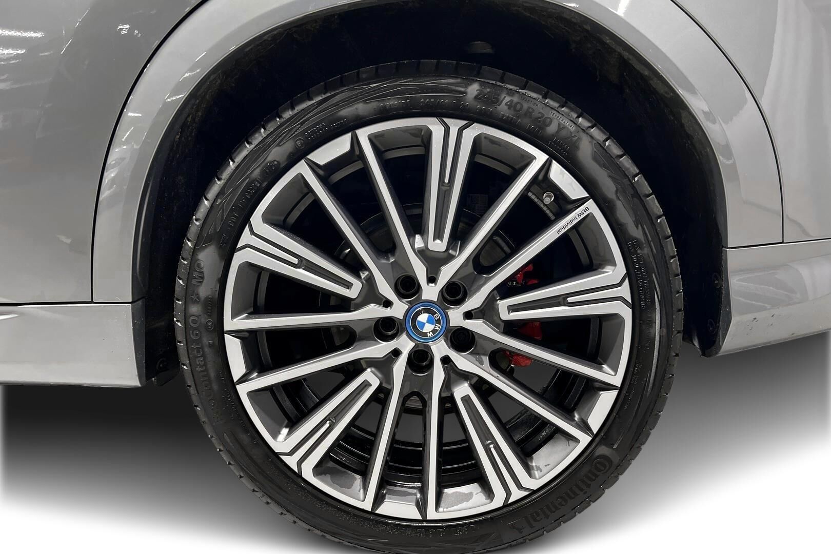 BMW iX2 iso kuva 12
