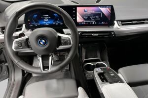 BMW iX2 esikatselu 19