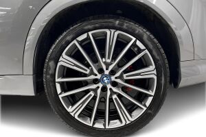 BMW iX2 esikatselu 10