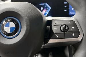 BMW iX2 esikatselu 14