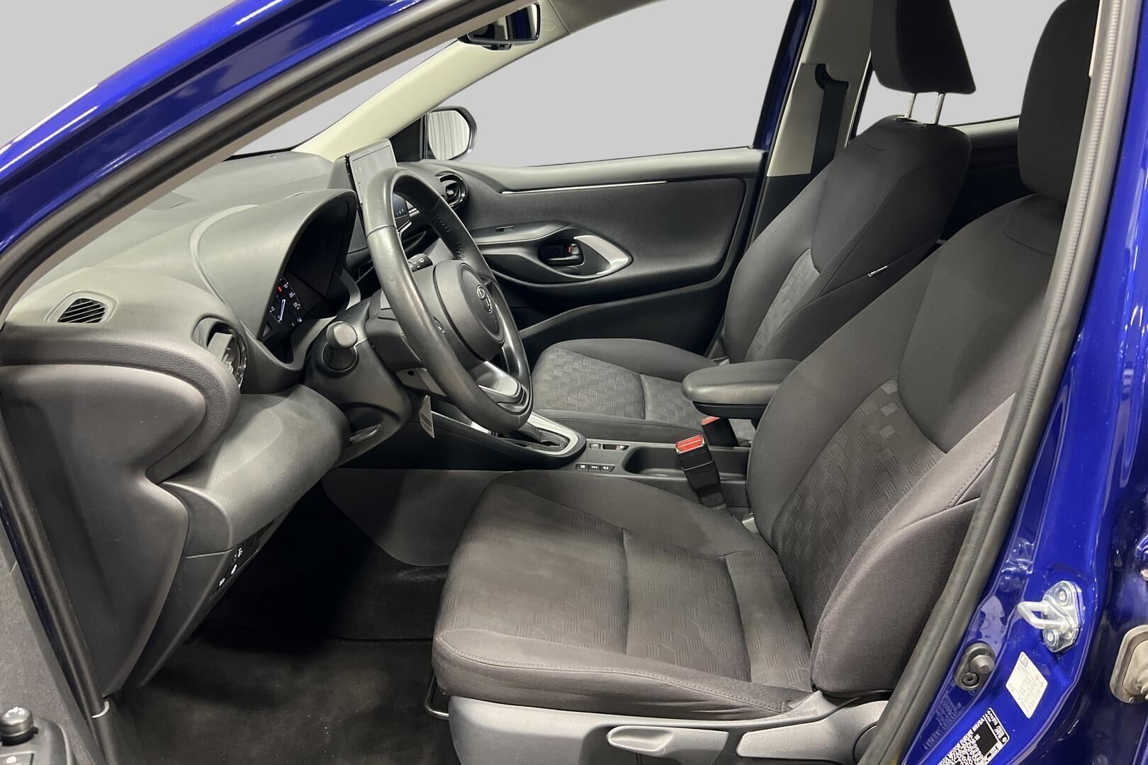 Toyota Yaris iso kuva 8