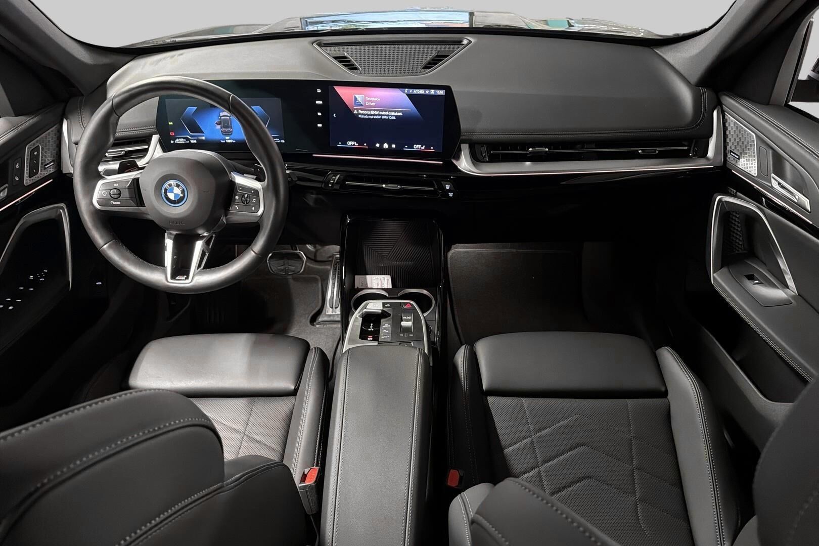 BMW X1 iso kuva 10