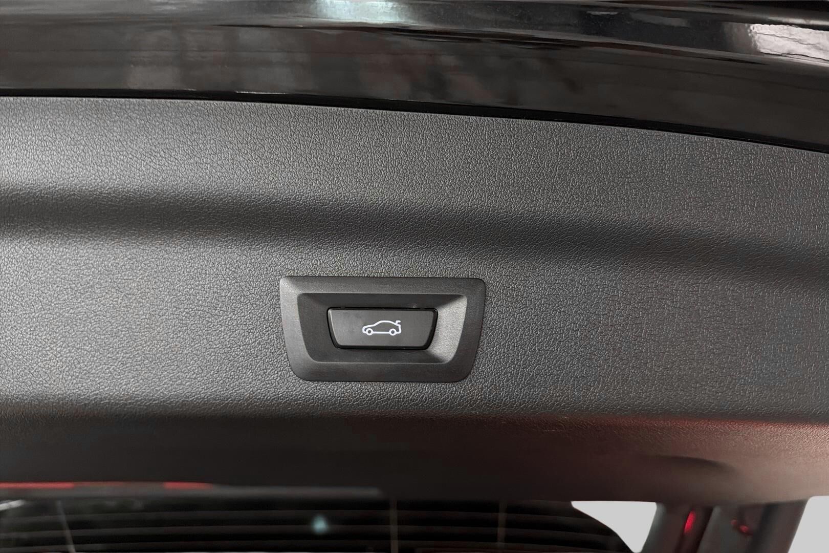 BMW X1 iso kuva 13