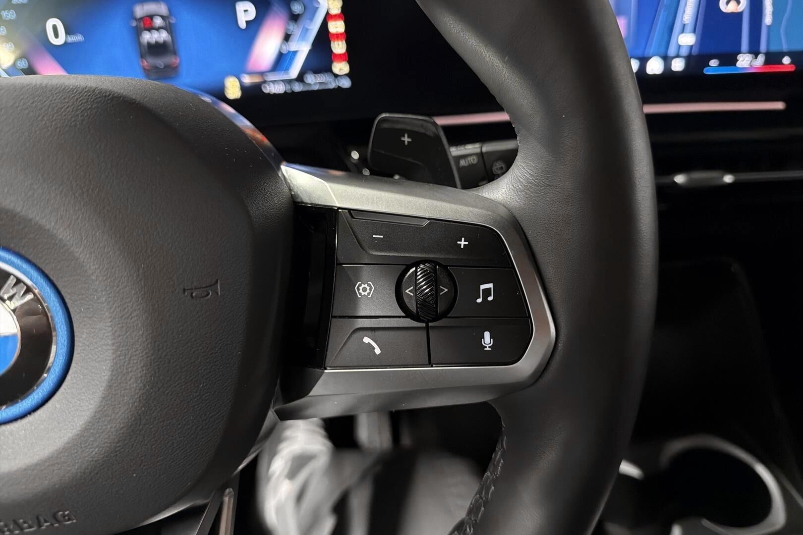 BMW X1 iso kuva 15