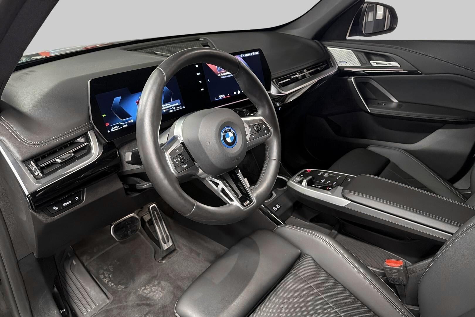 BMW X1 iso kuva 8