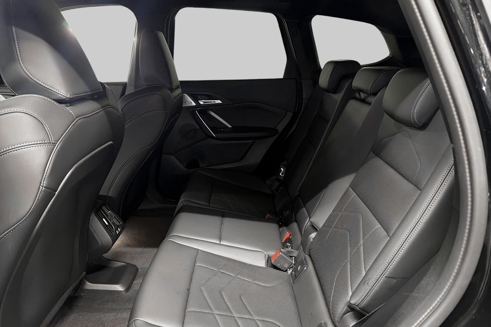 BMW X1 iso kuva 9
