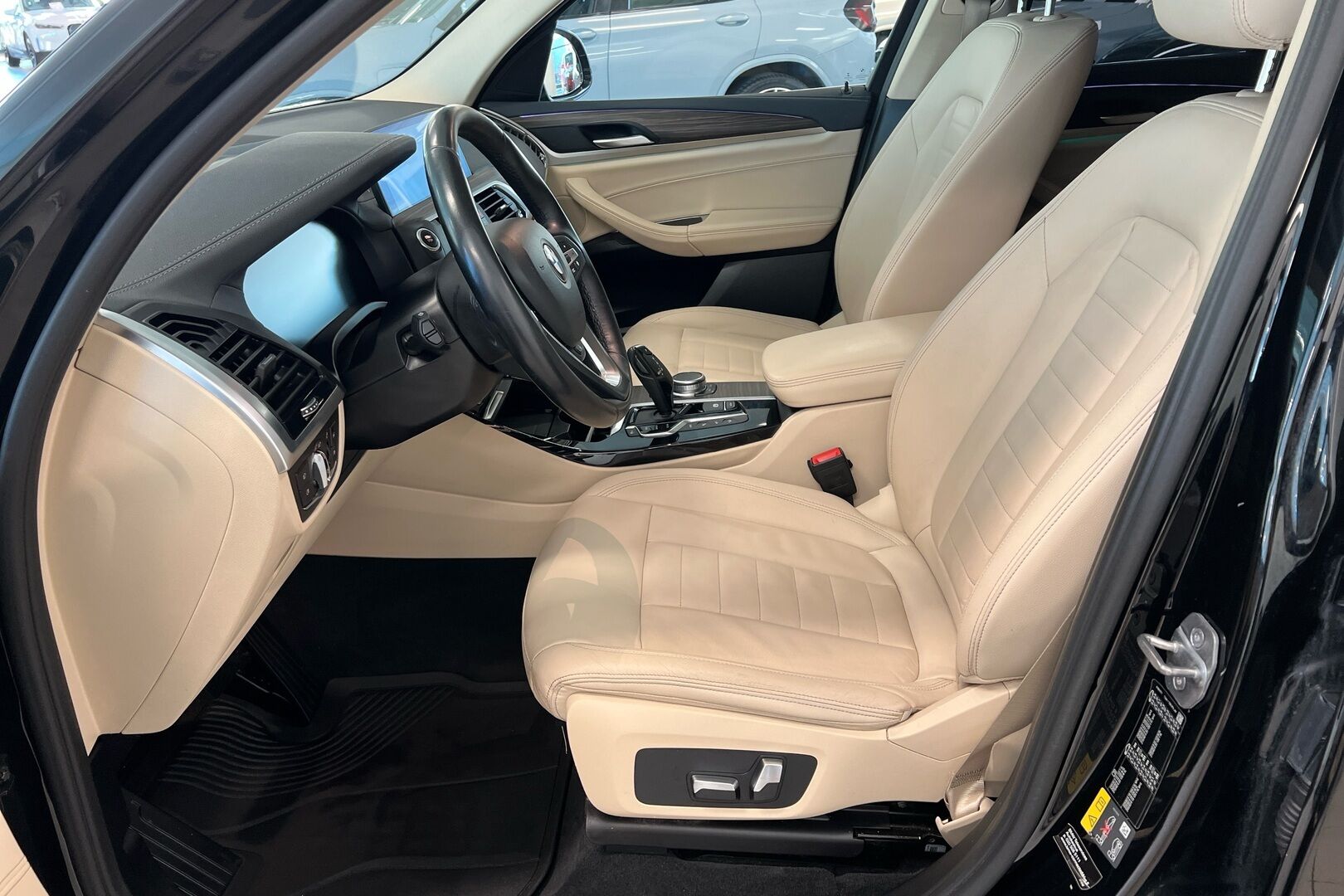 BMW X3 iso kuva 8