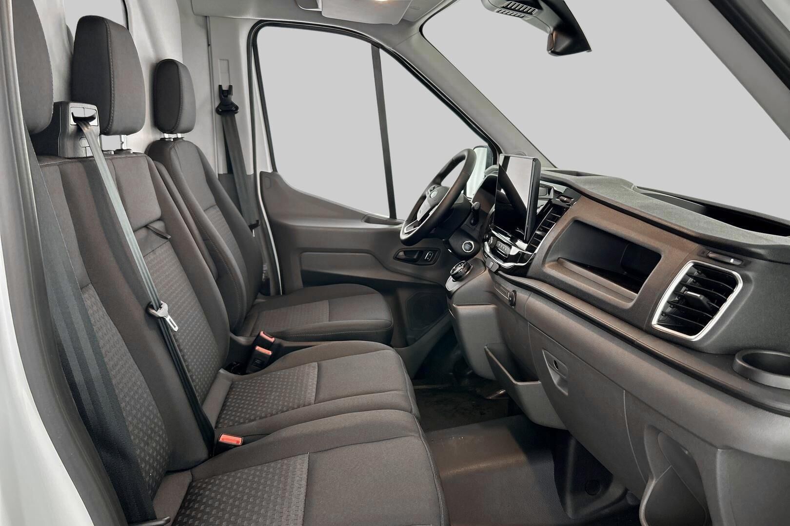 Ford Transit iso kuva 9