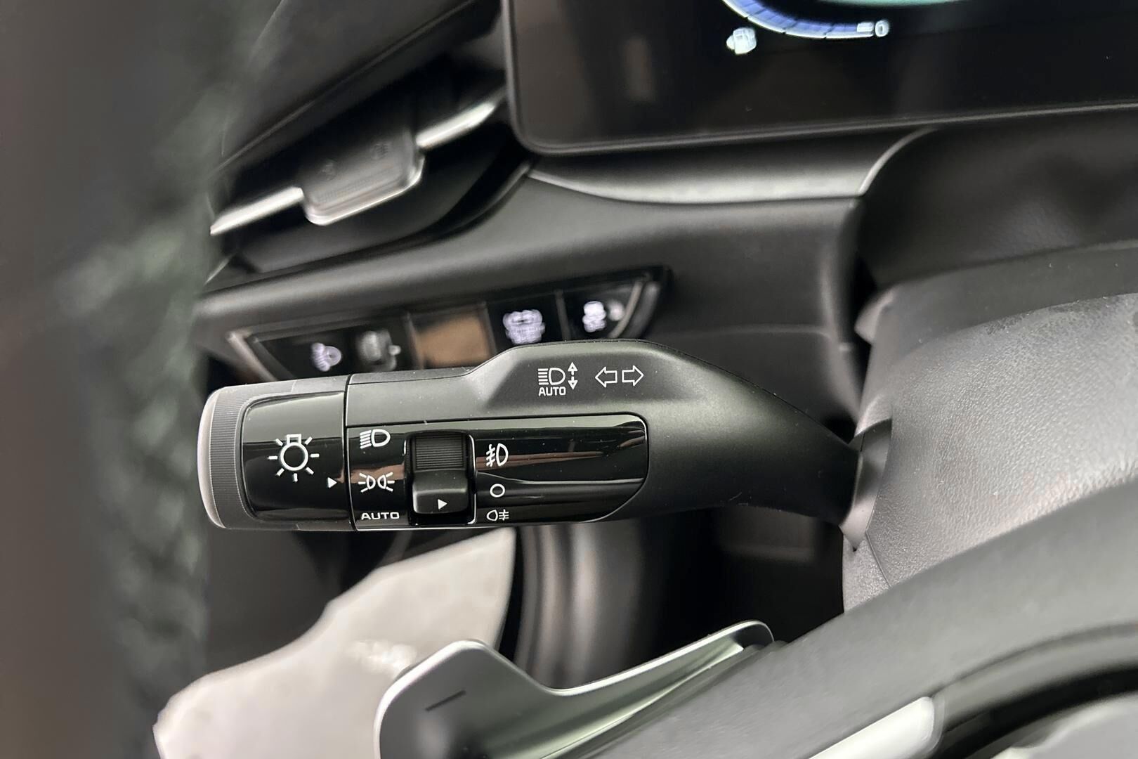 Kia Niro iso kuva 24