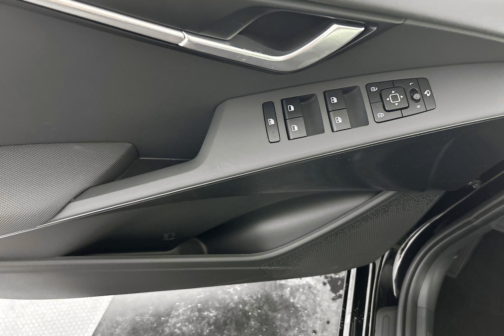Kia Niro iso kuva 26