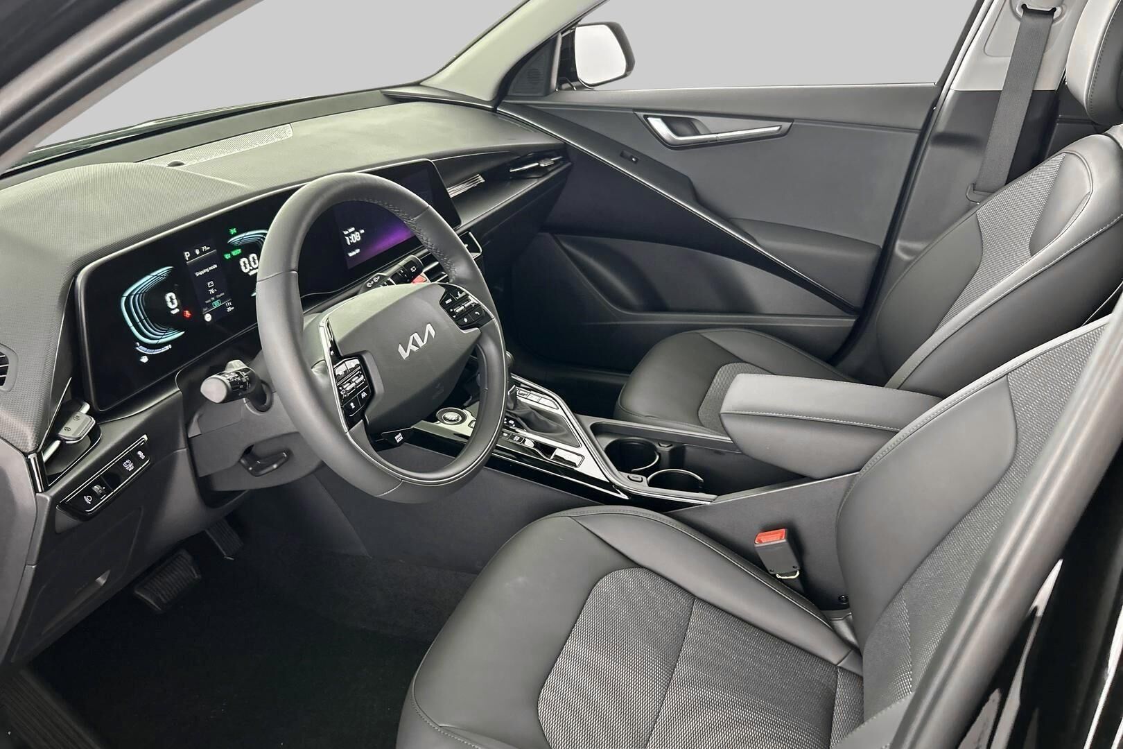 Kia Niro iso kuva 28