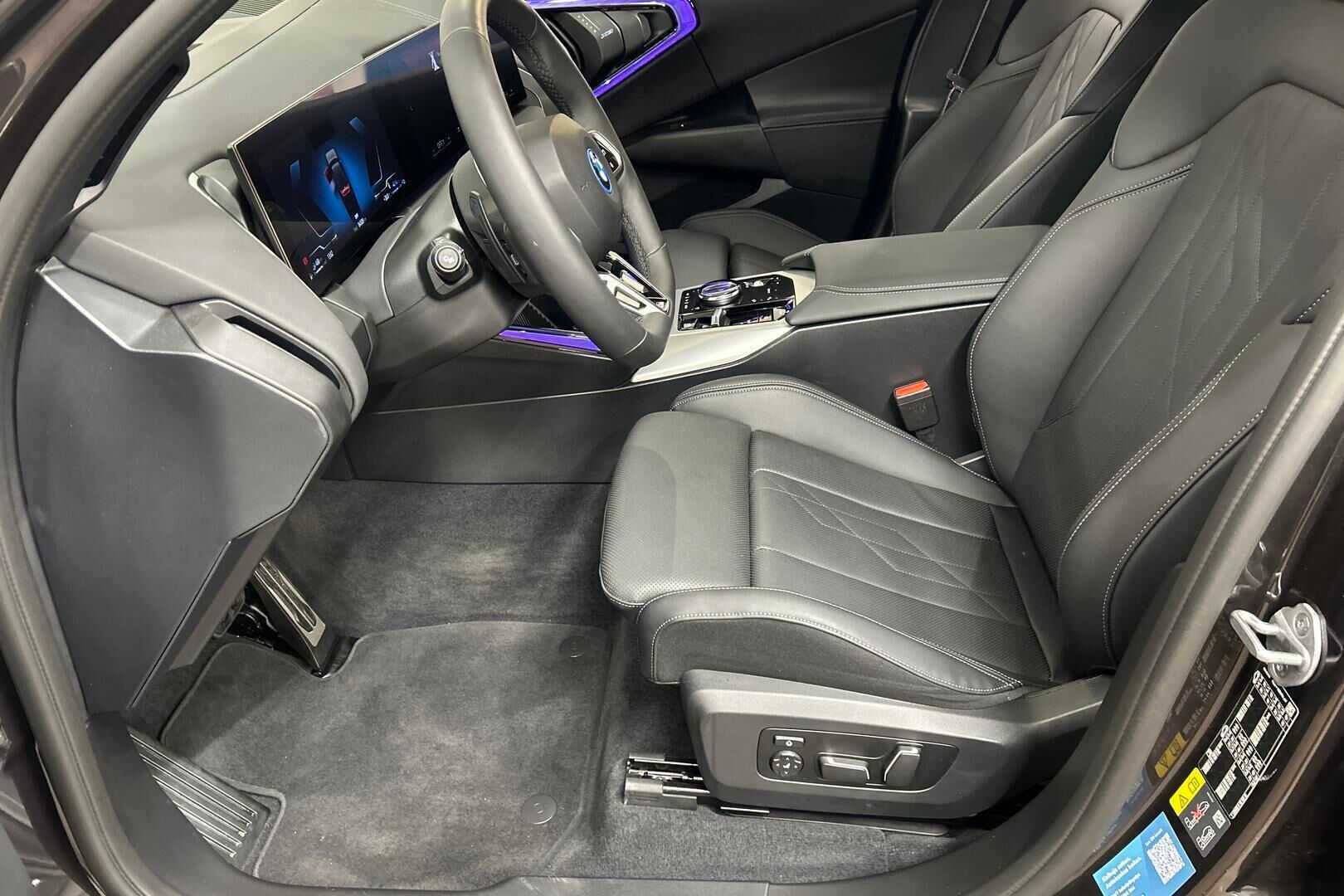 BMW X3 iso kuva 8