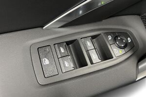 BMW iX2 esikatselu 23