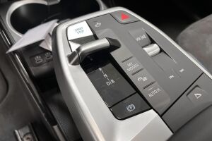 BMW iX2 esikatselu 16