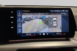 BMW iX2 esikatselu 19