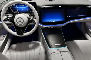 Mercedes-Benz E esikatselu 34
