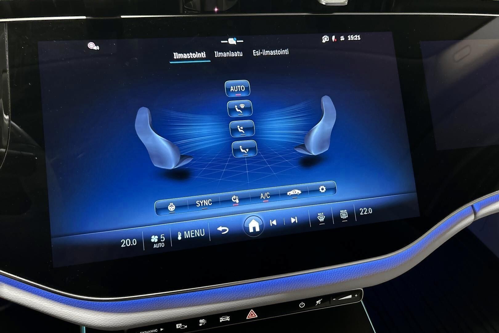 Mercedes-Benz E iso kuva 10