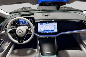 Mercedes-Benz E esikatselu 25