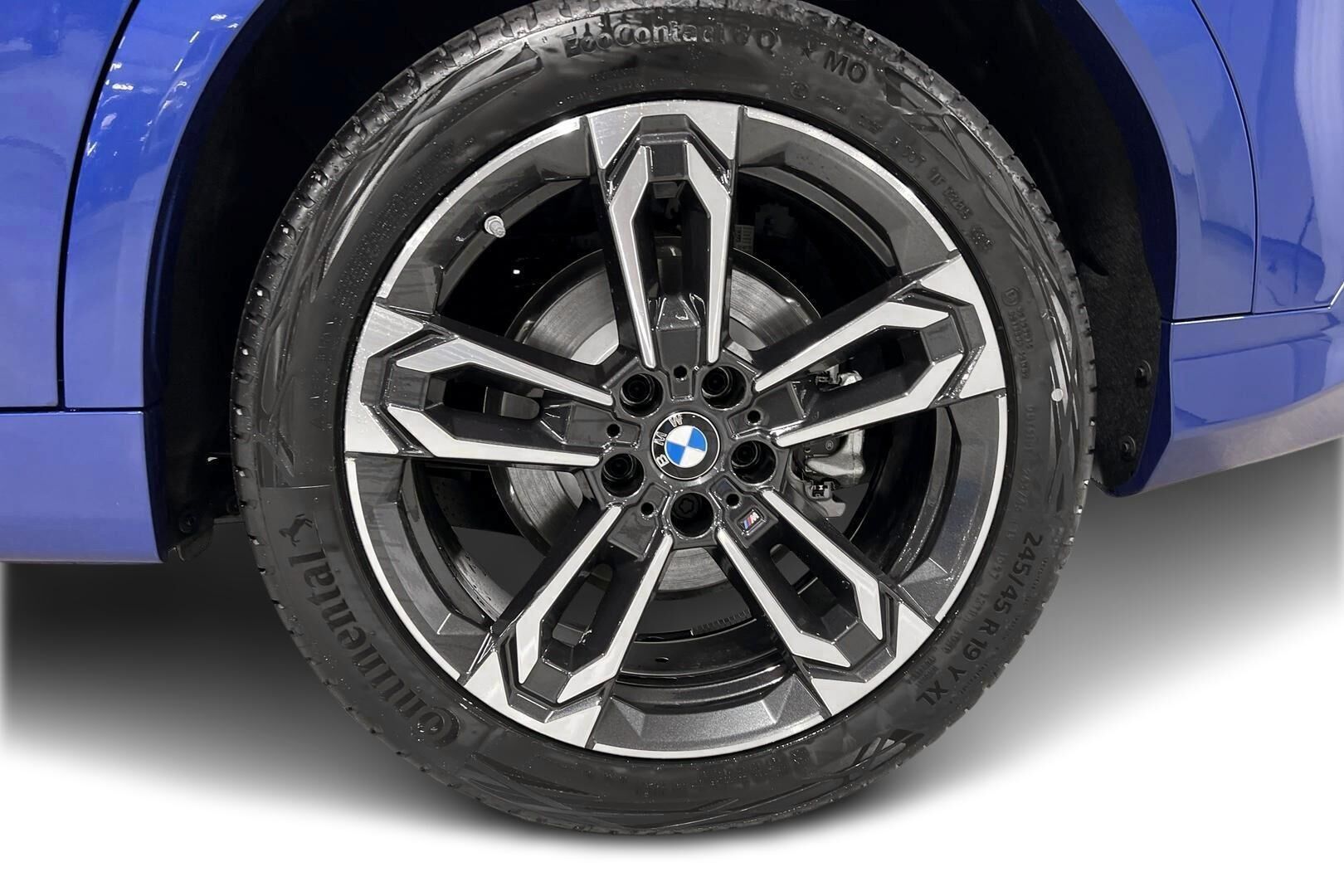 BMW iX2 iso kuva 21