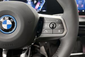 BMW iX2 esikatselu 22