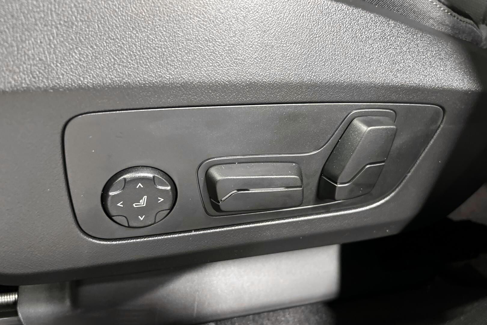 BMW iX2 iso kuva 17