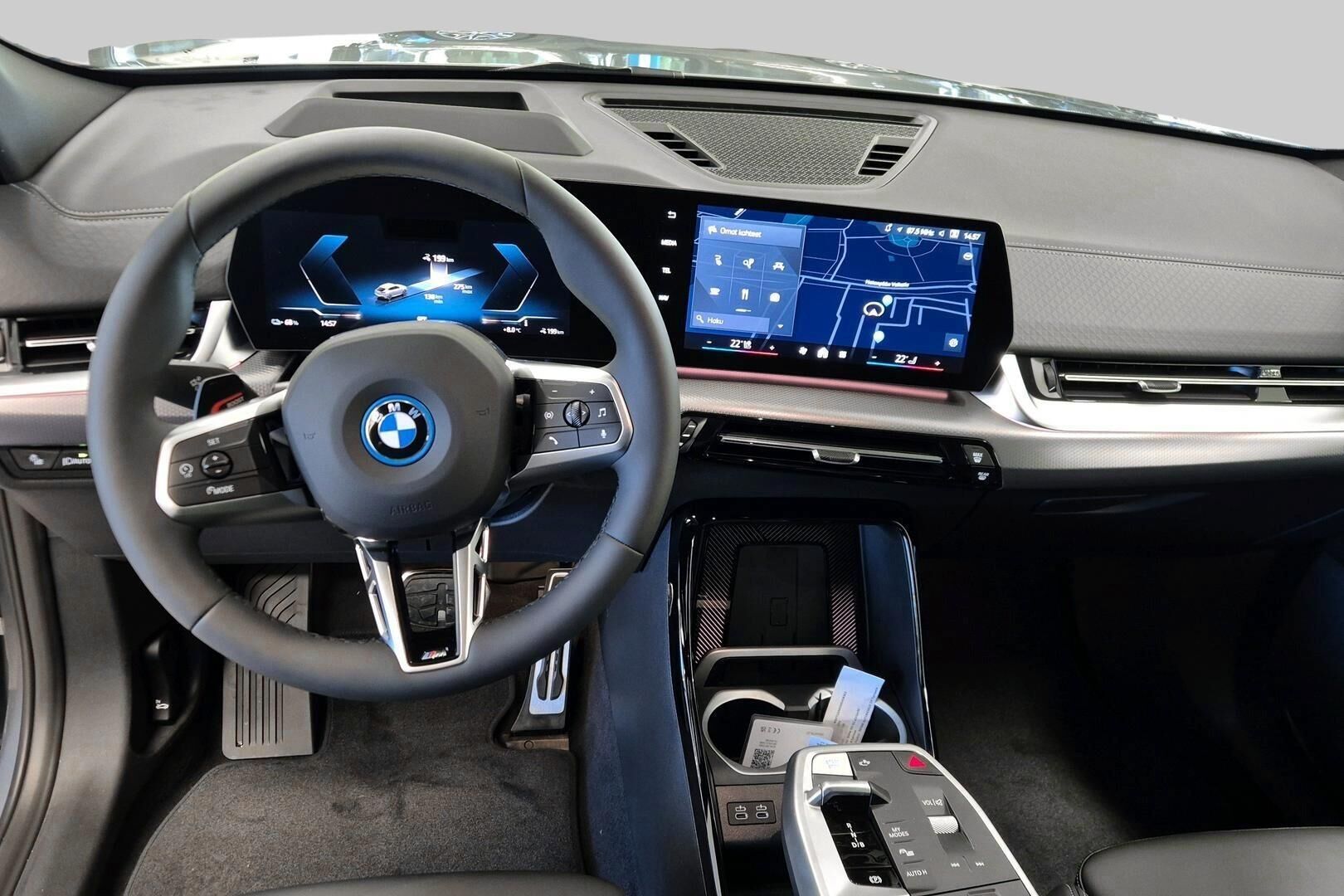 BMW iX2 iso kuva 10