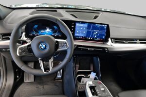 BMW iX2 esikatselu 10