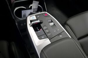 BMW iX2 esikatselu 15