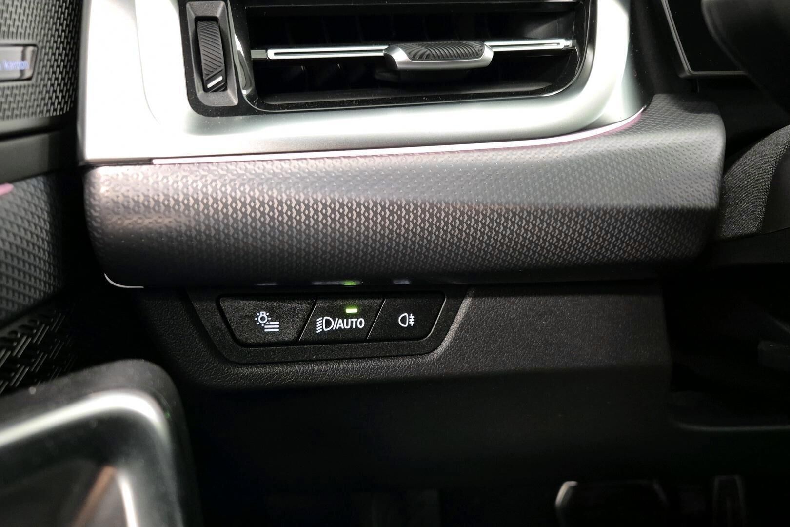 BMW iX2 iso kuva 19