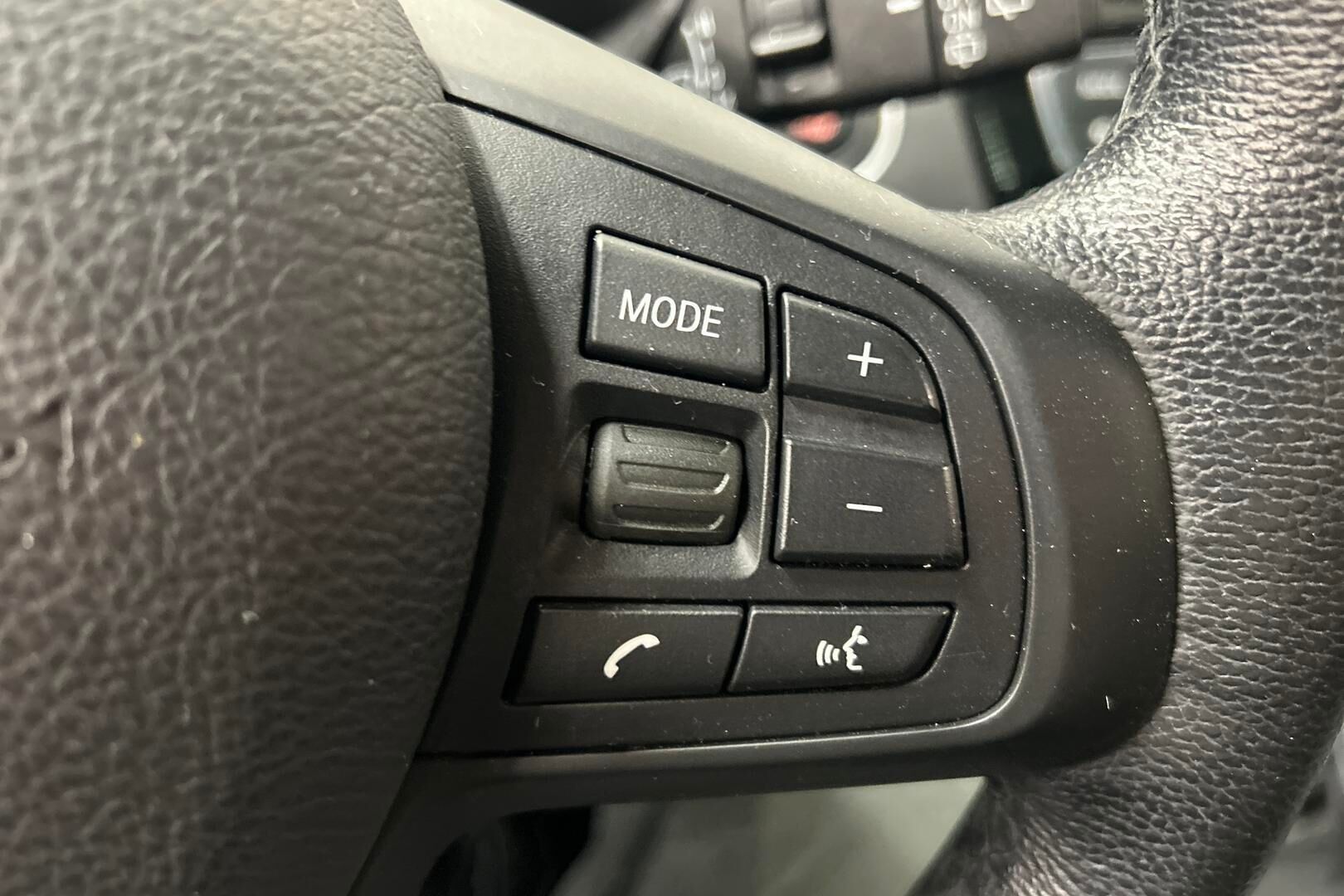 BMW X1 iso kuva 17